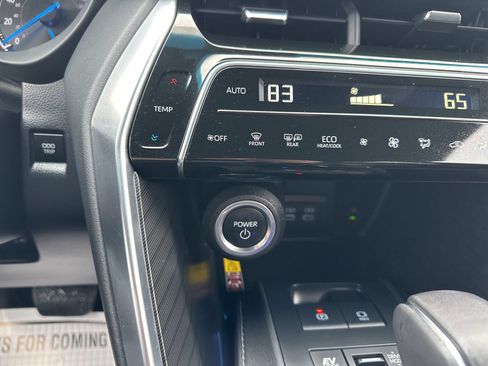 Used 2023 Toyota Venza XLE AWD/4WD image 67
