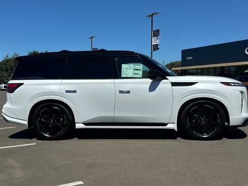 New 2027 INFINITI QX80 Sensory w/ Sport Exterior Package AWD/4WD image 3
