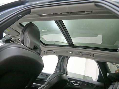 Certified 2023 Volvo XC60 B5 Ultimate image 24