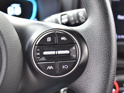 Used 2025 Kia Soul LX w/ LX Technology Package image 23