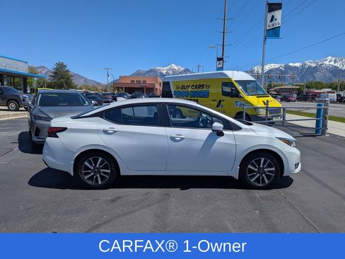 Used 2025 Nissan Versa SV w/ Trunk Package FWD image 2