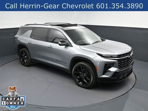 Used 2024 Chevrolet Traverse RS FWD image 36