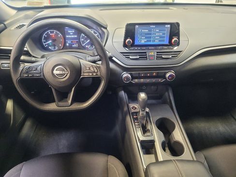 Used 2024 Nissan Altima 2.5 S FWD image 22