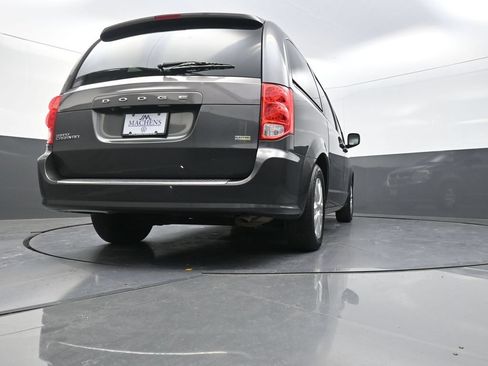 Used 2018 Dodge Grand Caravan SE w/ UConnect Hands-Free Group FWD image 28