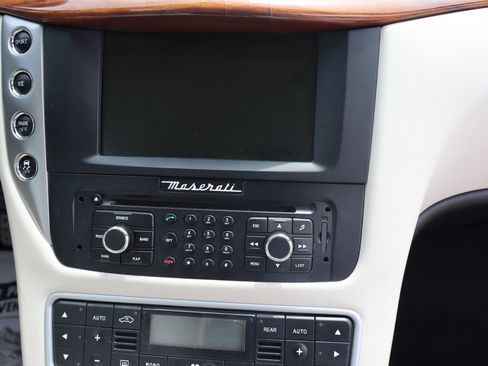 Used 2014 Maserati GranTurismo Sport RWD image 12