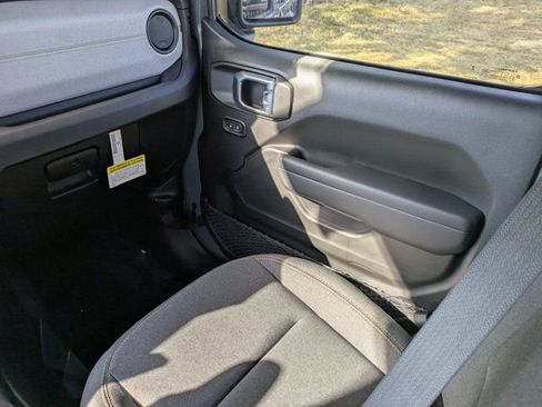 New 2026 Jeep Gladiator Sport image 15