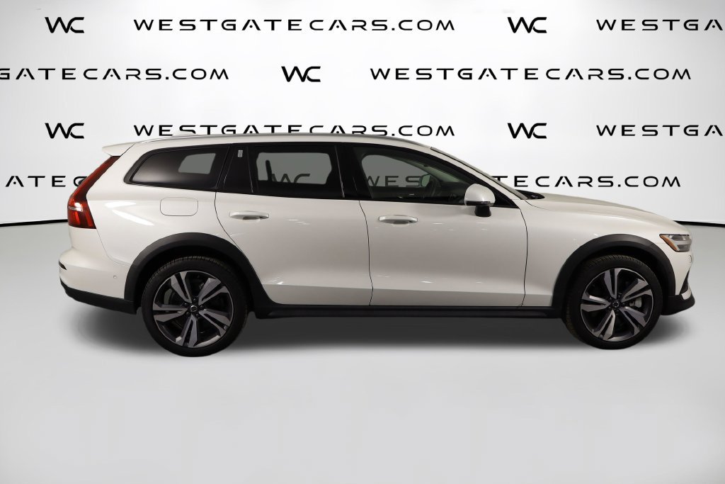 Used 2026 Volvo V60 B5 Cross Country Plus AWD/4WD image 44