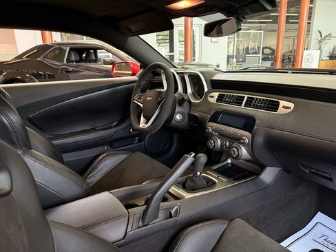 Used 2015 Chevrolet Camaro Z/28 RWD image 27