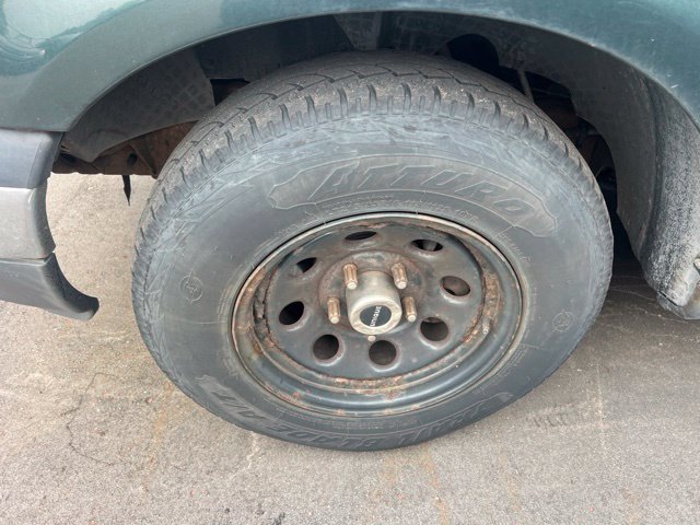 Used 2001 Ford F150 Lariat RWD image 7