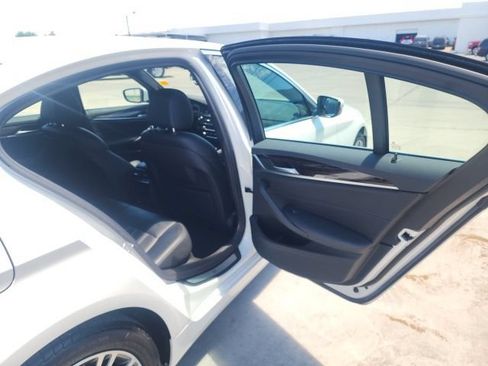 Used 2019 BMW 530e RWD image 22