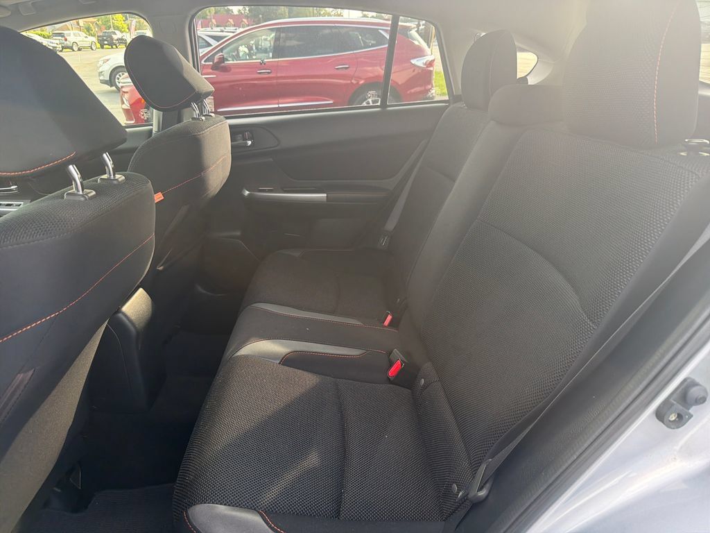 Used 2017 Subaru Crosstrek 2.0i Premium w/ Moonroof Package AWD/4WD image 11