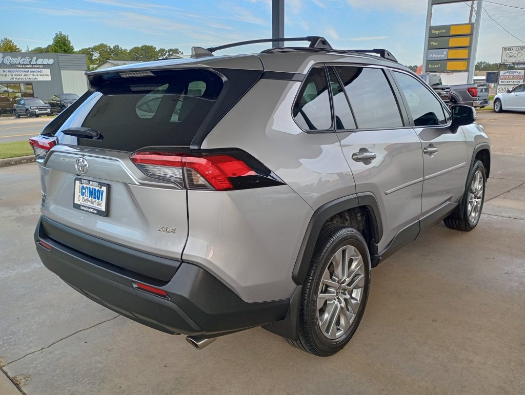 Used 2024 Toyota RAV4 XLE Premium FWD image 5