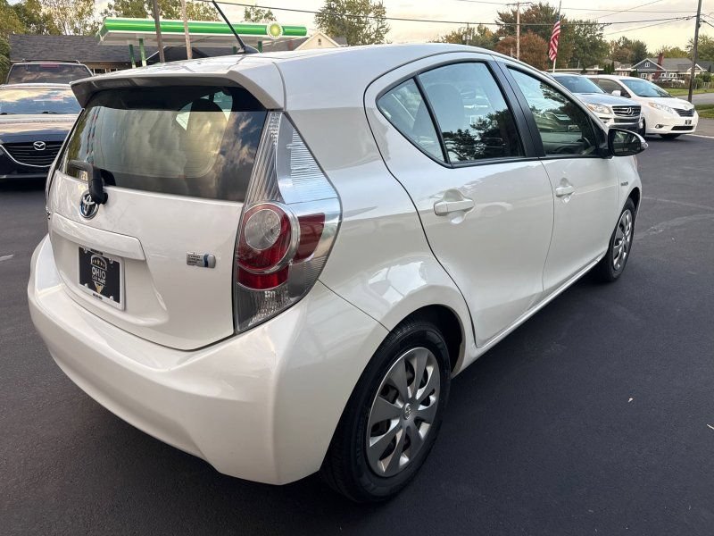 Used 2013 Toyota Prius C Two FWD image 5