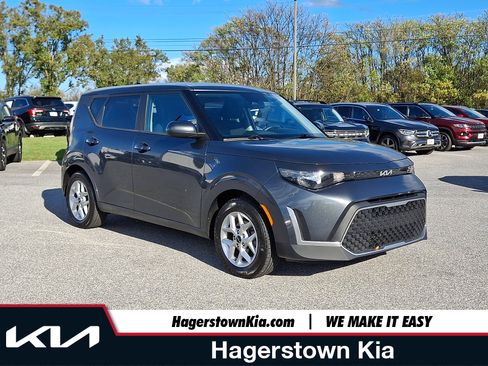 Used 2023 Kia Soul LX w/ Option Group 015 image 1