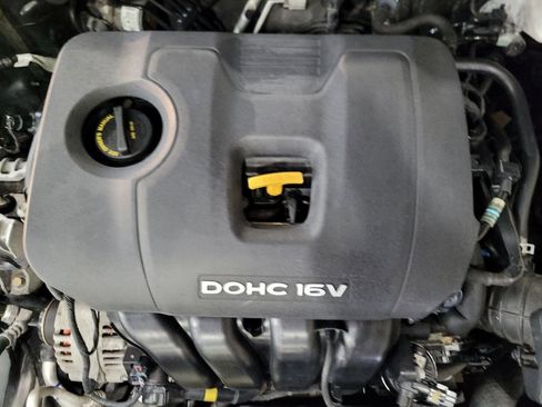 Used 2018 Hyundai Elantra SE FWD image 30