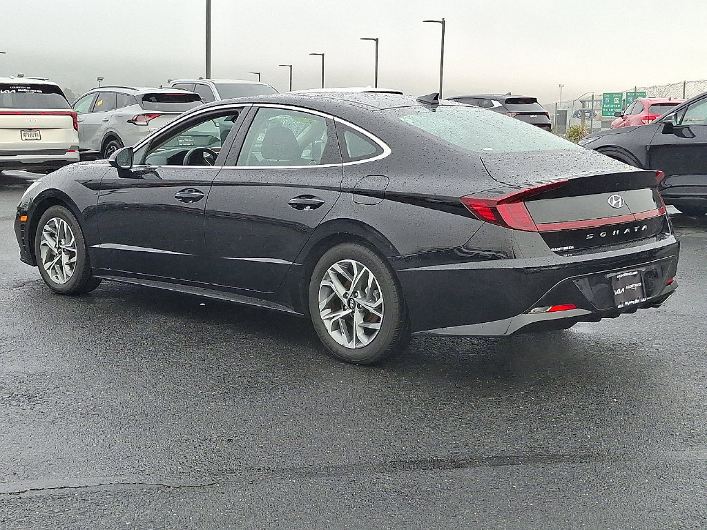 Used 2023 Hyundai Sonata SEL w/ Convenience Package FWD image 4