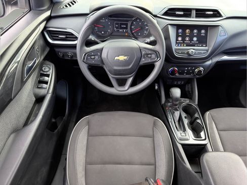 Used 2022 Chevrolet TrailBlazer LT w/ Driver Confidence Package FWD image 18