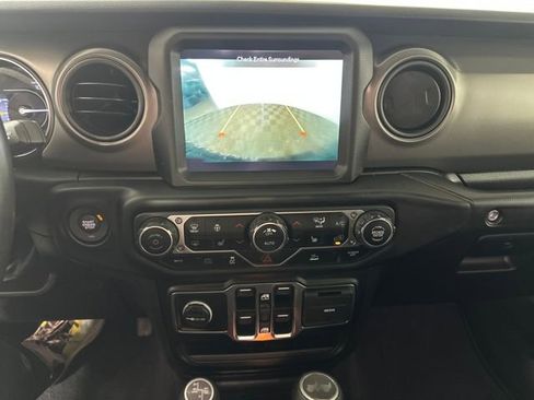 Used 2023 Jeep Wrangler Unlimited w/ Cold Weather Group image 22