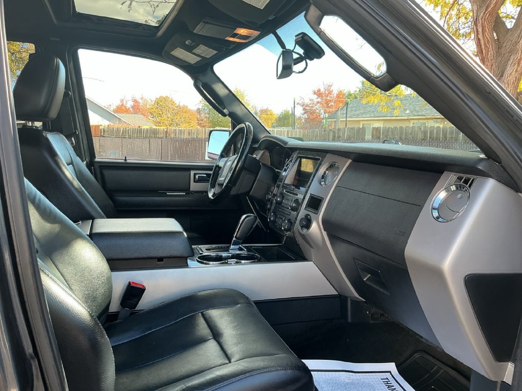 Used 2017 Ford Expedition EL Limited w/ Equipment Group 301A AWD/4WD image 31