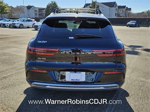 Used 2025 Genesis Electrified GV70 w/ Prestige Package image 10