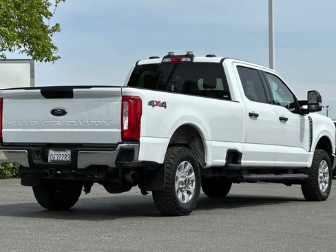 Used 2023 Ford F250 XLT AWD/4WD image 4