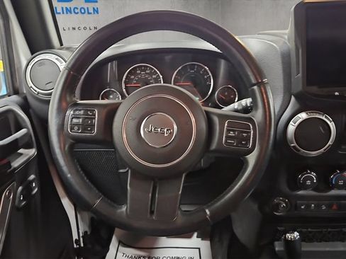 Used 2015 Jeep Wrangler Unlimited Sahara w/ Connectivity Group AWD/4WD image 14