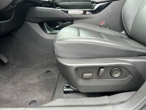 Certified 2025 Buick Envision Preferred AWD/4WD image 32