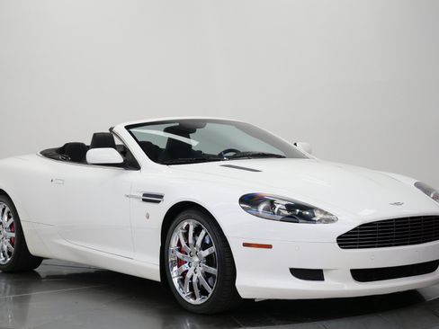 Used 2008 Aston Martin DB9 Volante RWD image 3
