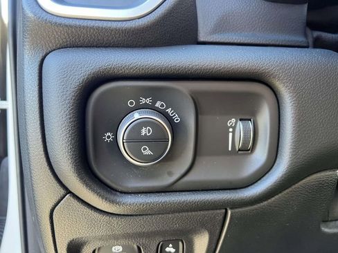 Used 2021 RAM 1500 Big Horn AWD/4WD image 25