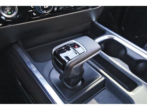 Used 2023 GMC Sierra 1500 SLT AWD/4WD image 24