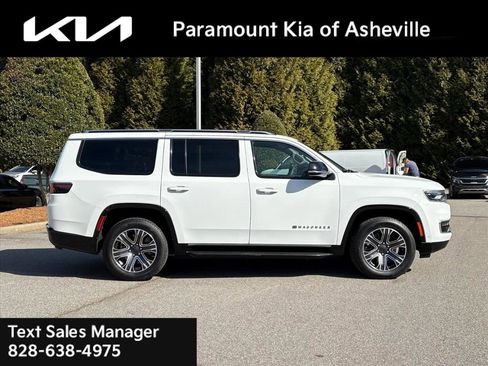 Used 2024 Jeep Wagoneer Series II image 6