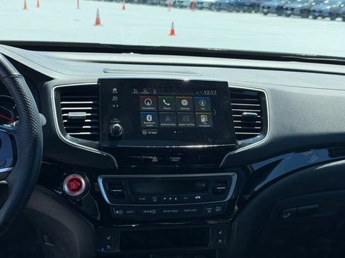 Certified 2024 Honda Passport Black Edition image 20