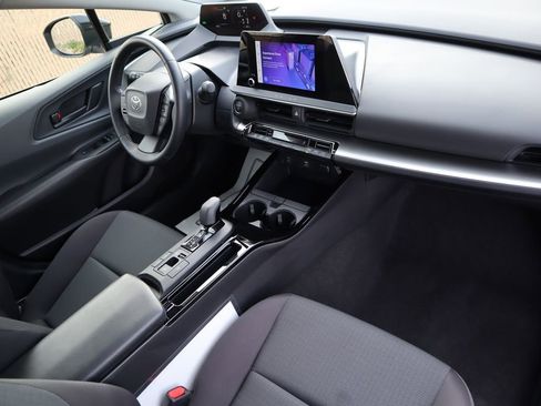 Certified 2025 Toyota Prius LE image 17