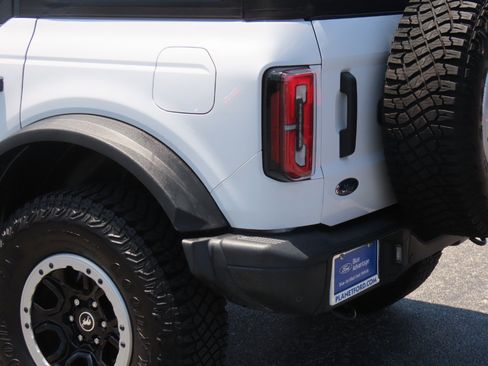 Certified 2023 Ford Bronco Badlands w/ Sasquatch Package AWD/4WD image 13