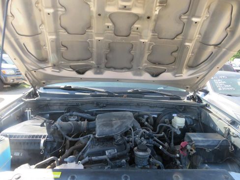 Used 2015 Toyota Tacoma PreRunner w/ Convenience Package RWD image 30