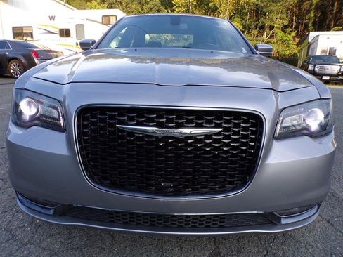 Used 2017 Chrysler 300 S image 2