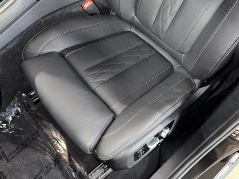 Used 2022 BMW X6 xDrive40i w/ M Sport Package AWD/4WD image 34