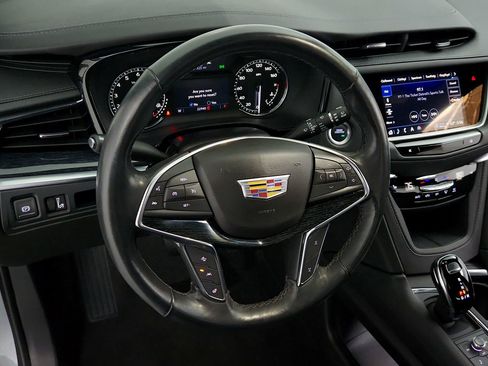 Certified 2024 Cadillac XT5 Premium Luxury FWD image 18