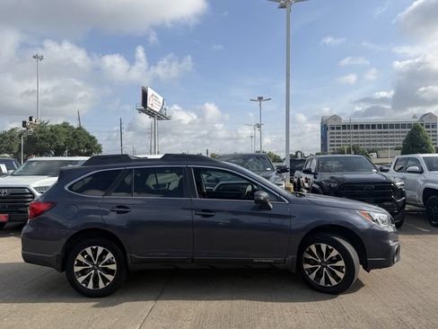 Used 2017 Subaru Outback 2.5i Limited AWD/4WD image 4