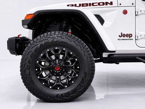 Used 2021 Jeep Gladiator Rubicon w/ Dual Top Group AWD/4WD image 11