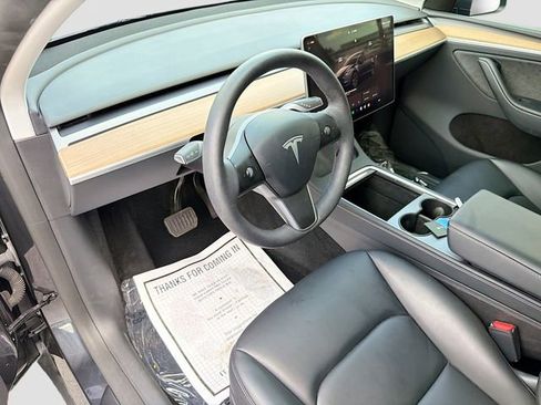 Used 2024 Tesla Model Y Long Range AWD/4WD image 25