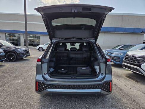 New 2026 Volkswagen Tiguan SE R-Line FWD image 27