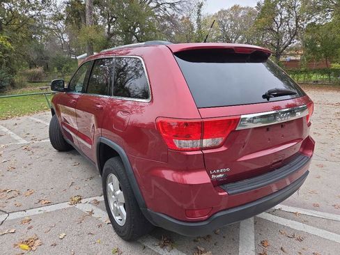 Used 2012 Jeep Grand Cherokee Laredo w/ Laredo E Group image 4