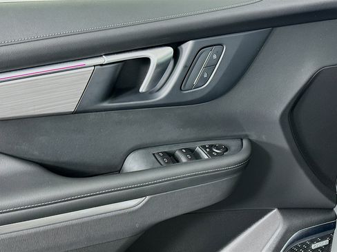 Used 2025 Buick Enclave Preferred image 15