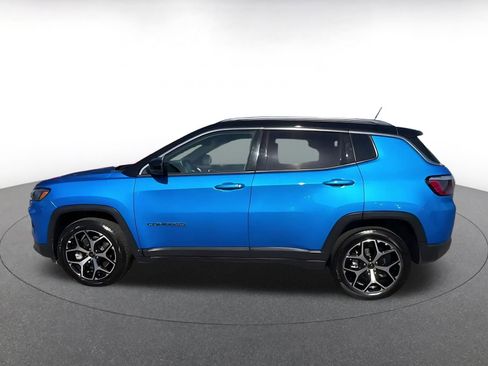 Used 2025 Jeep Compass Limited AWD/4WD image 9