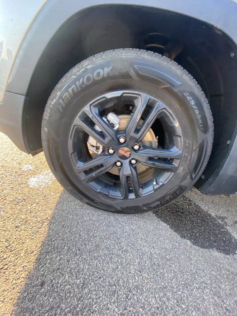 Used 2024 GMC Terrain AT4 w/ Infotainment Package II AWD/4WD image 32