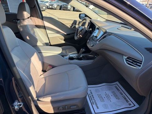 Used 2017 Chevrolet Malibu LT w/ Leather Package FWD image 19