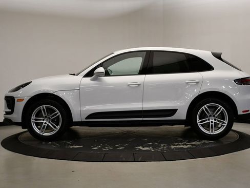Certified 2025 Porsche Macan image 2