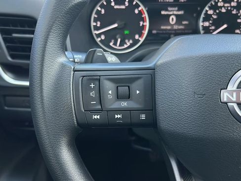 Used 2025 Nissan Rogue S FWD image 26
