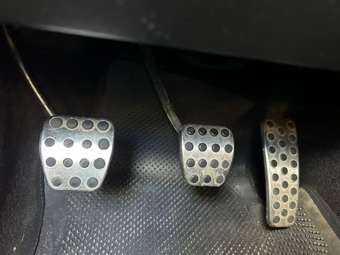 Used 2018 Dodge Challenger R/T Plus image 41